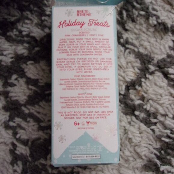 Arete Athene Holiday Treats sugar scrubs scented- Pink Cranberry & Minty Pine - Picture 4 of 4